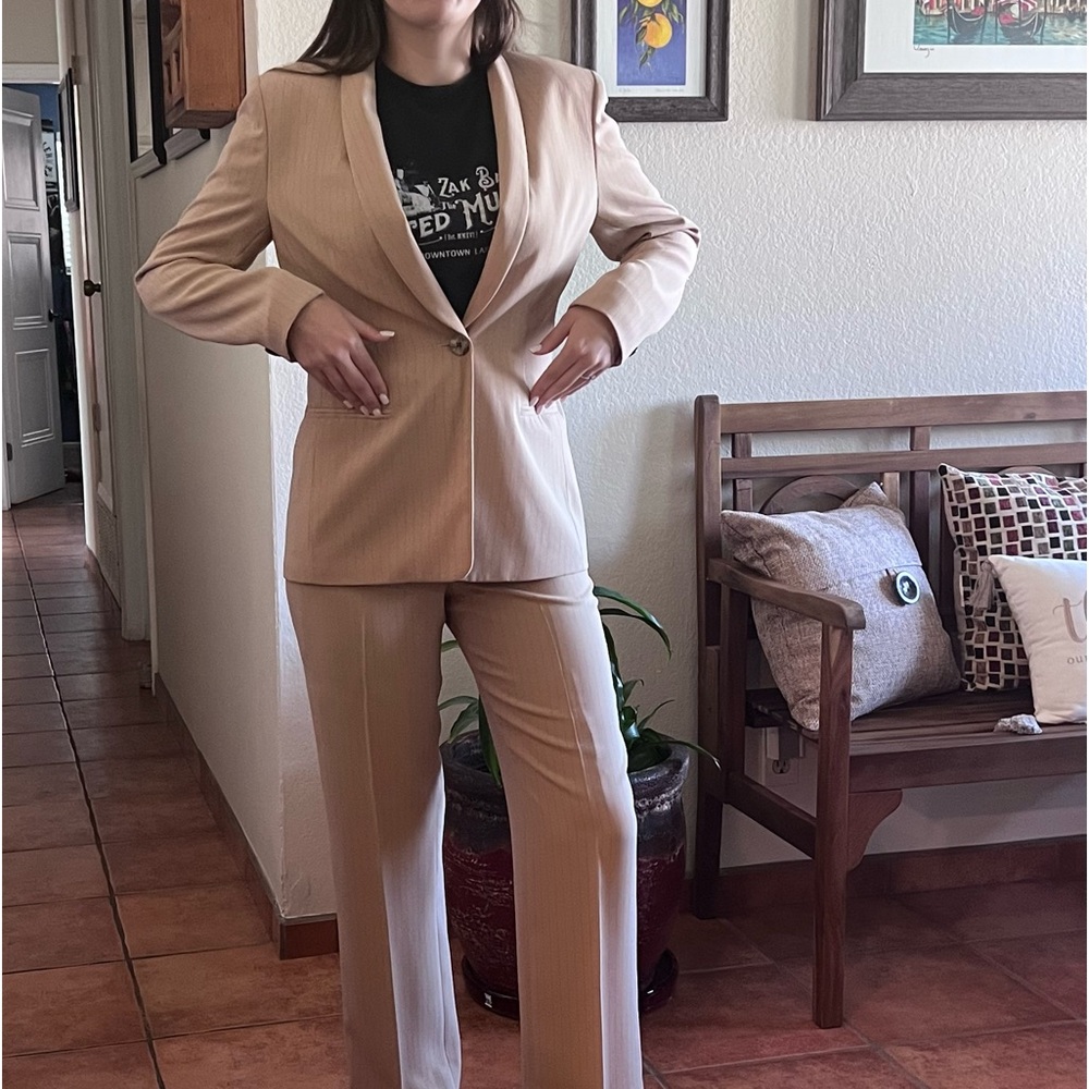 Jones New York Suit Petite One-Button Blazer. Size 6P, Tan with Black Stripes - Picture 6 of 16